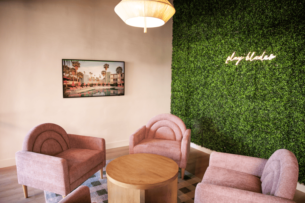 Blades Golf Lounge lobby